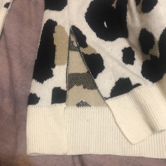 Mudpie brand Leopard 🐆 print crew neck pull over sweater. Size large. Baggy. - Picture 5 of 6